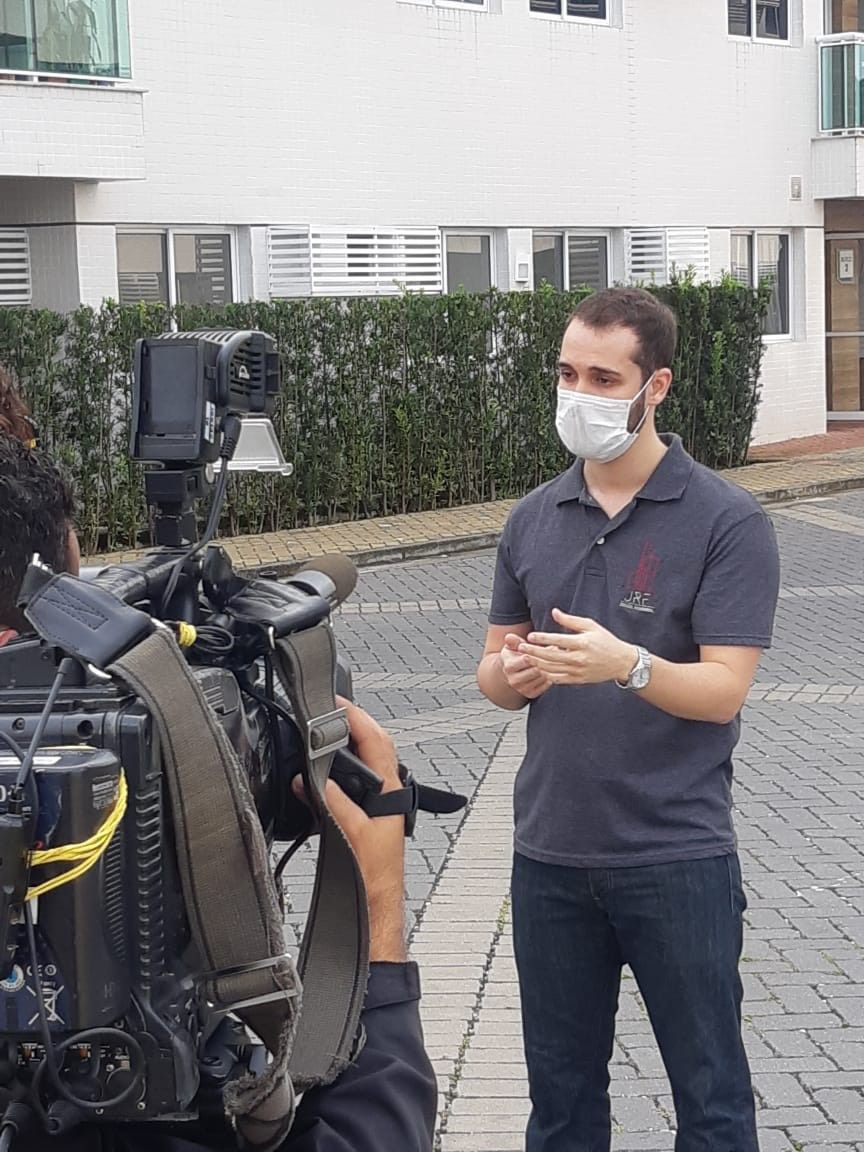 ENTREVISTA COM A RECORD